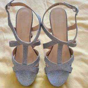 Women's strappy 👠 heels